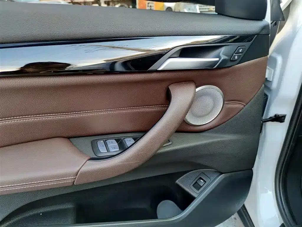 BMW X1 2022 sDrive25Li Leading Edition — миниатюра 15