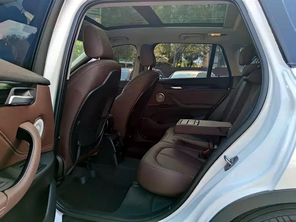 BMW X1 2022 sDrive25Li Leading Edition — миниатюра 10
