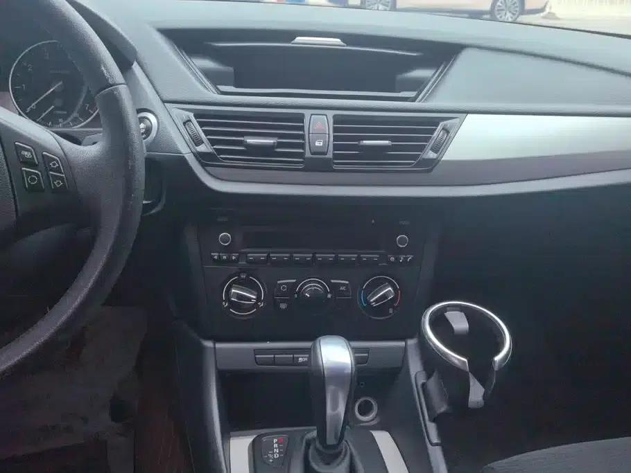 BMW X1 2013 sDrive18i Leading Edition — миниатюра 13