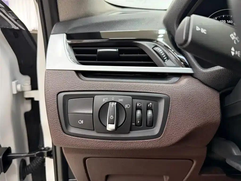 BMW X1 2022 sDrive20Li Fashion Edition — миниатюра 9