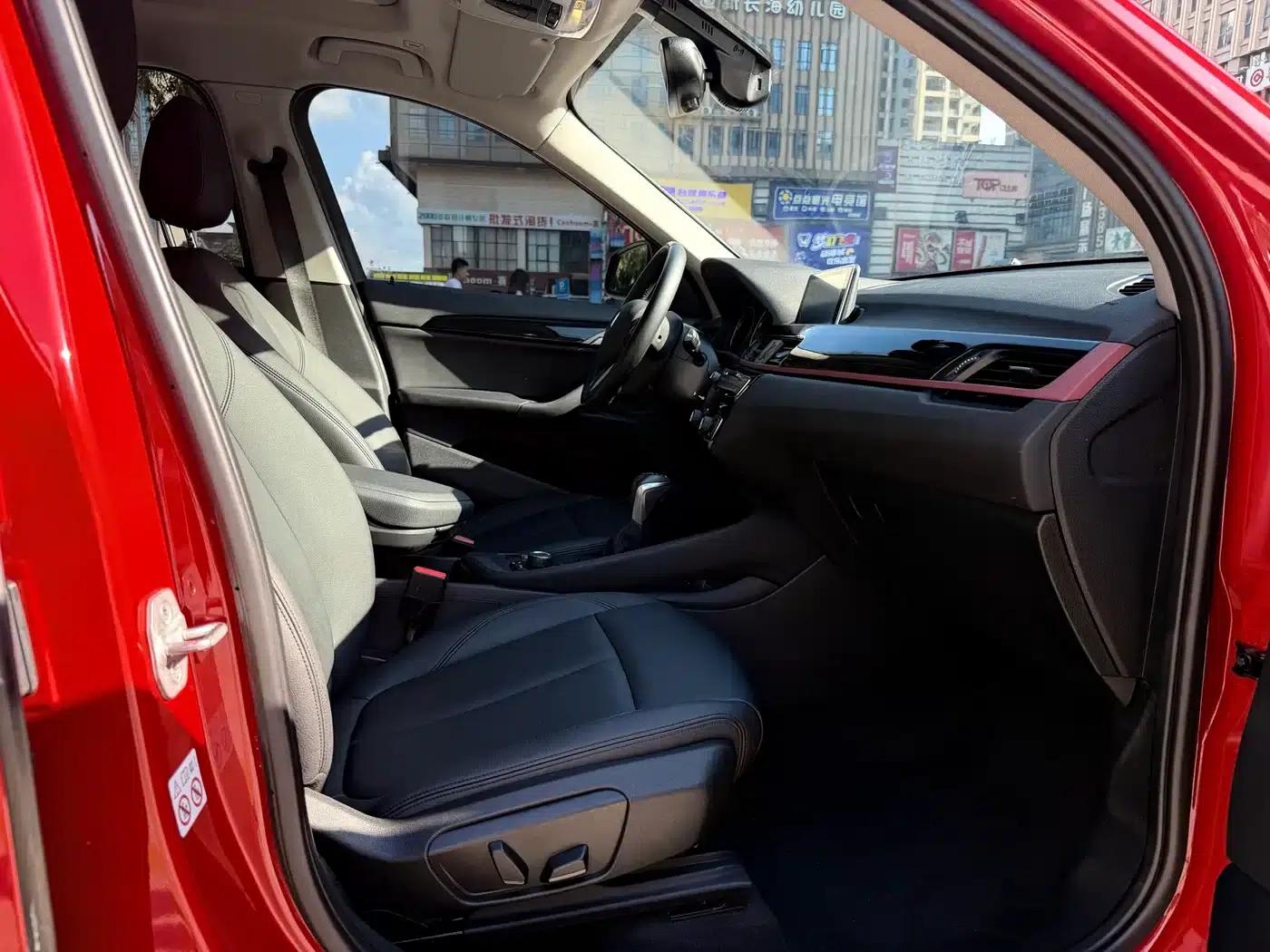 BMW X1 2018 sDrive20Li Leading Edition — миниатюра 10
