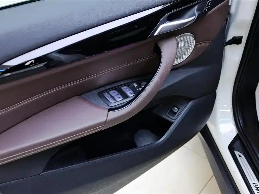 BMW X1 2021 sDrive25Li Leading Edition — миниатюра 17
