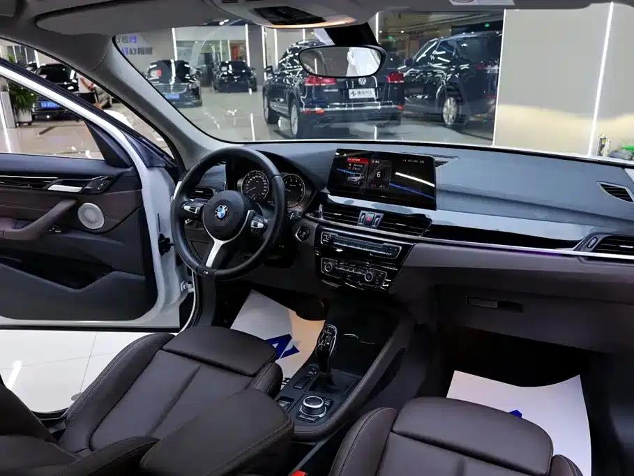 BMW X1 2021 sDrive25Li Leading Edition — миниатюра 19