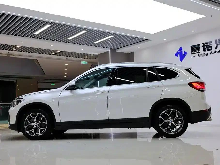 BMW X1 2021 sDrive25Li Leading Edition — миниатюра 3
