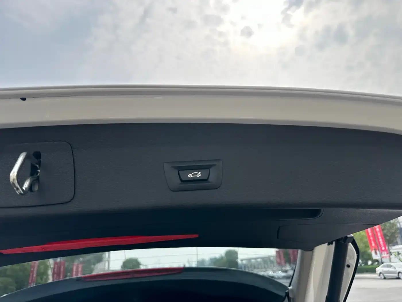 BMW X1 2019 sDrive20Li Leading Edition — миниатюра 8