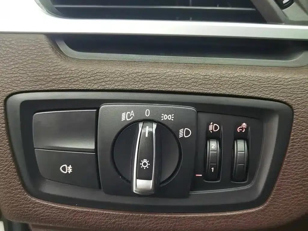 BMW X1 2022 sDrive25Li Leading Edition — миниатюра 21