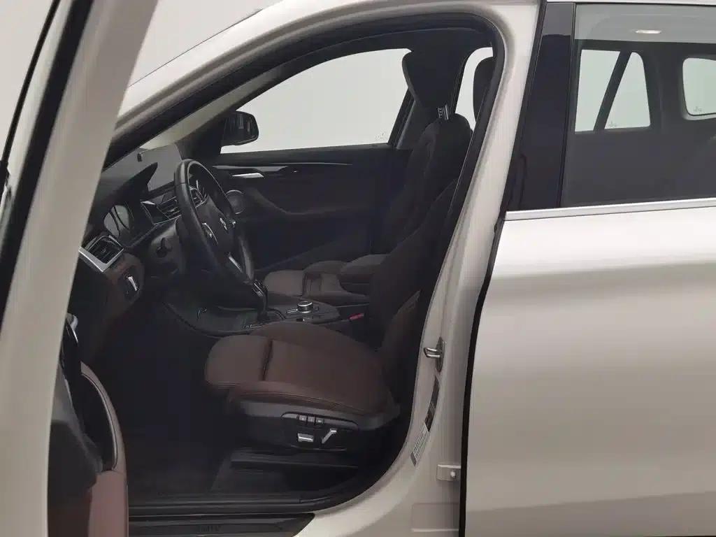 BMW X1 2022 sDrive25Li Leading Edition — миниатюра 10