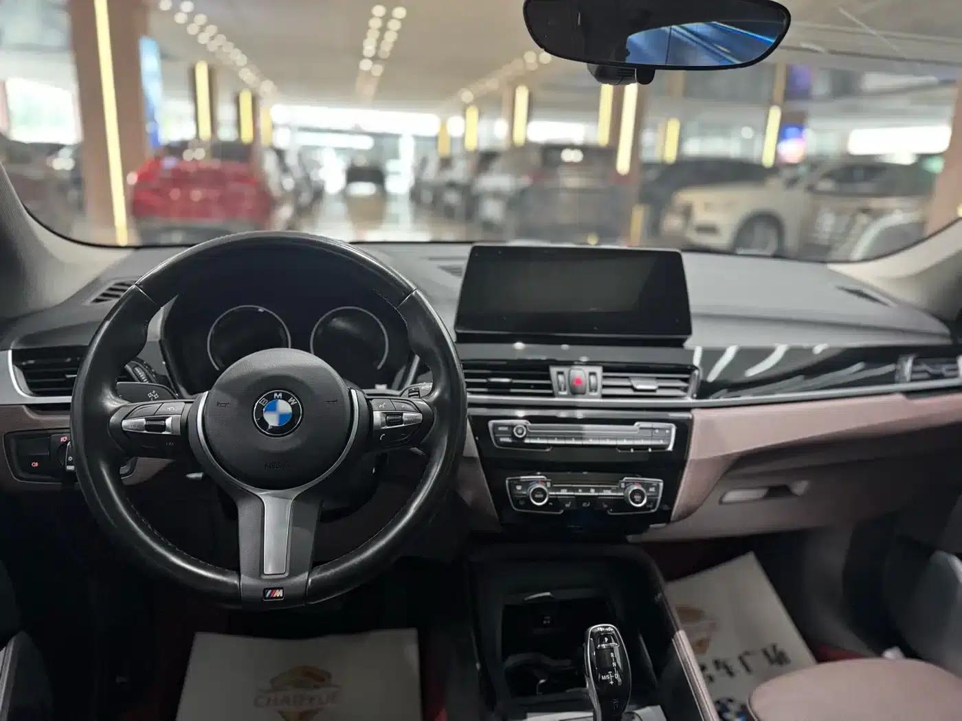 BMW X1 2022 sDrive25Li Leading Edition — миниатюра 9