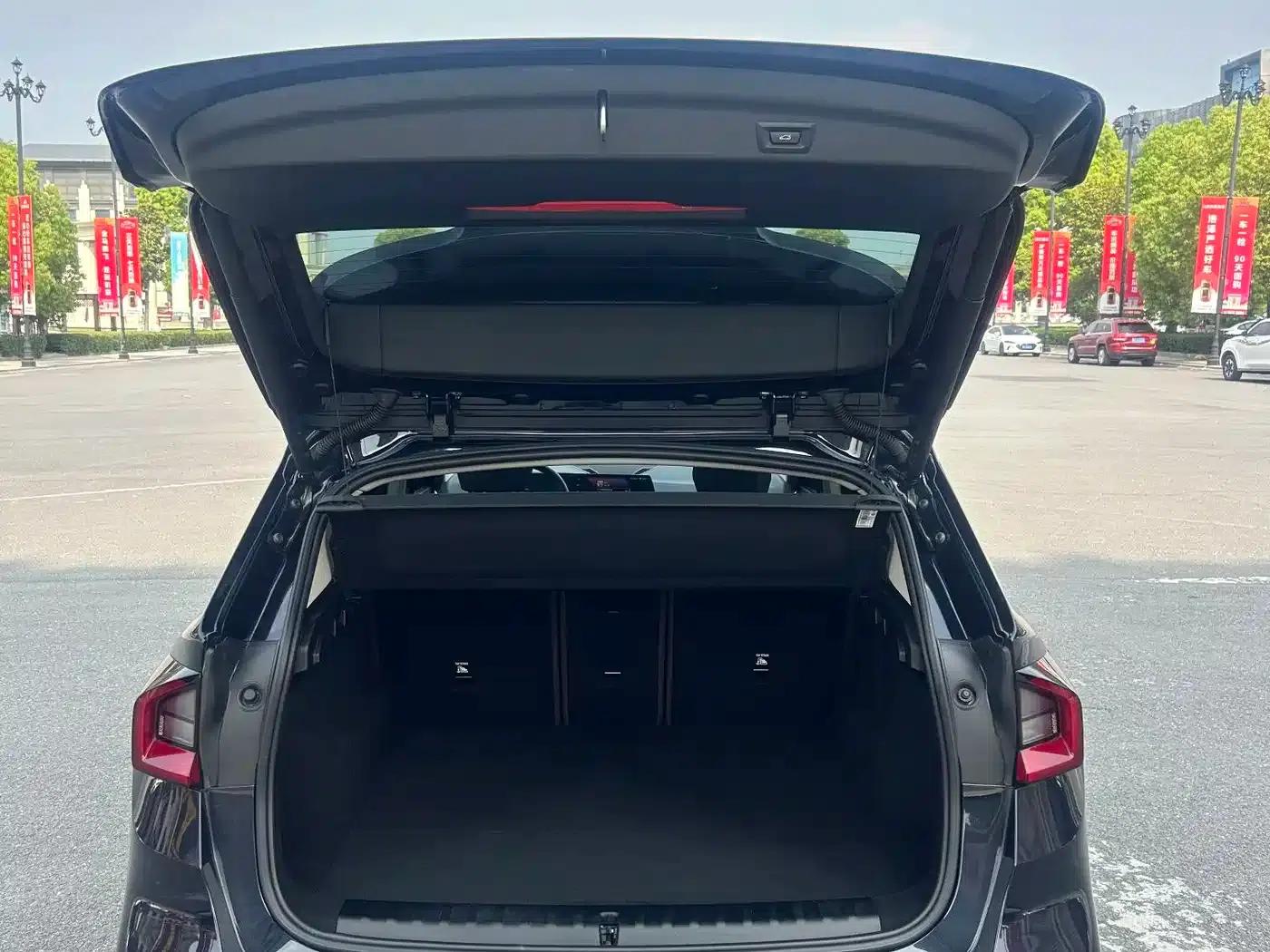 2023 BMW X1 sDrive20Li X Design Package — миниатюра 17