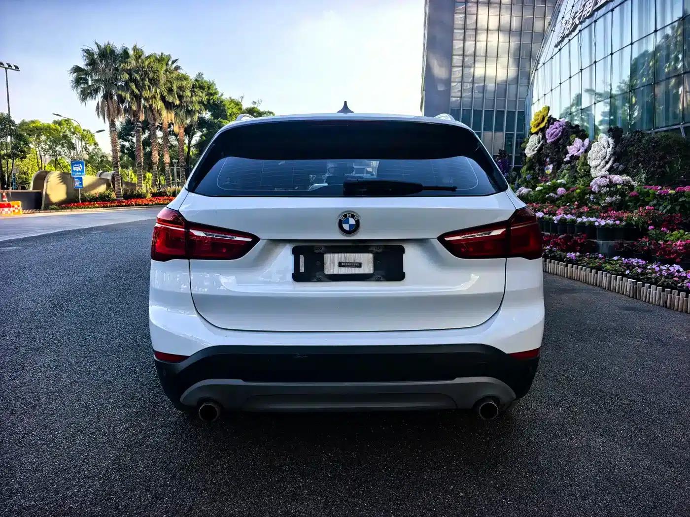 BMW X1 2018 sDrive20Li Leading Edition — миниатюра 15