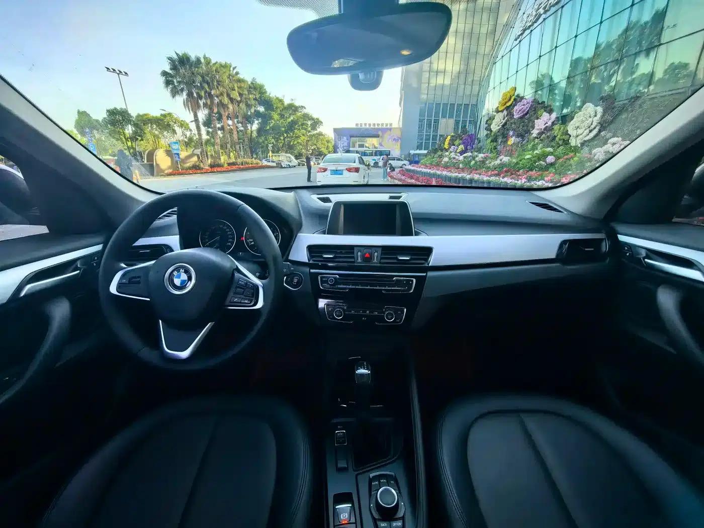 BMW X1 2018 sDrive20Li Leading Edition — миниатюра 8