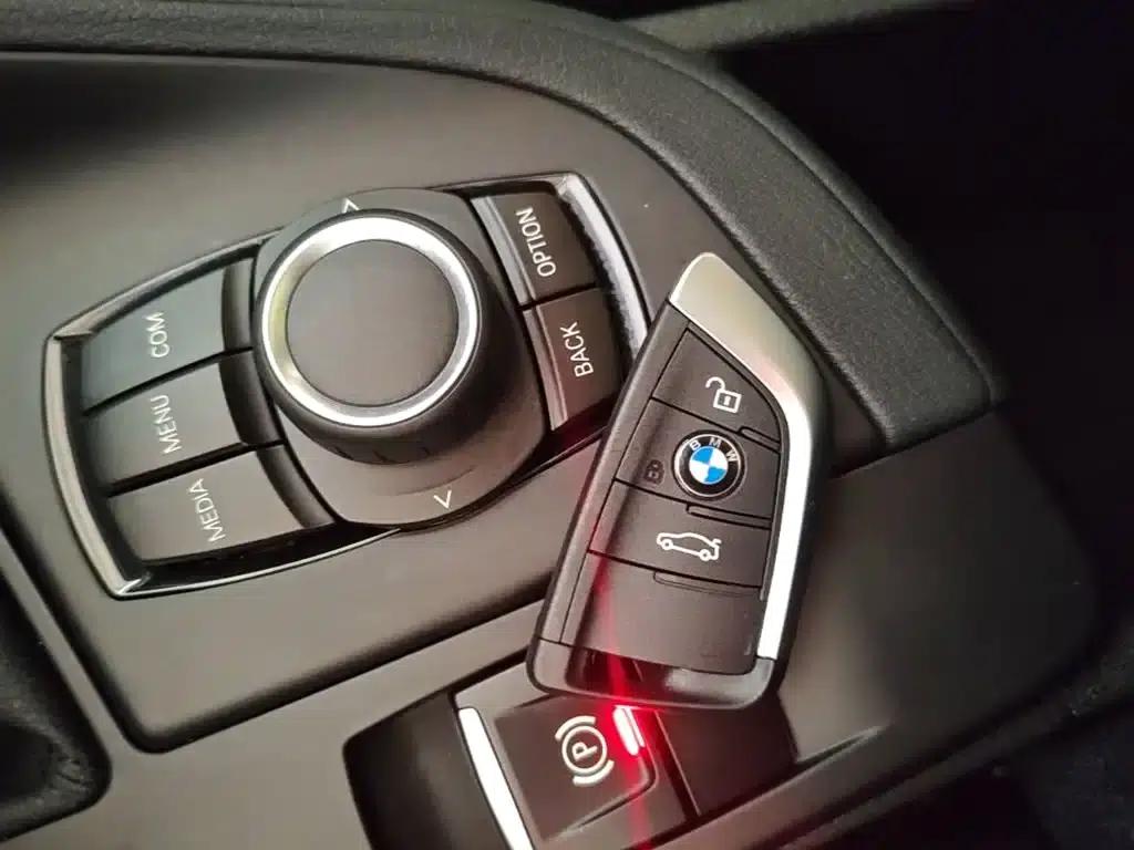 BMW X1 2019 sDrive20Li Leading Edition — миниатюра 9