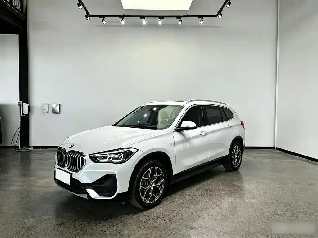 BMW X1 2022 sDrive25Li Leading Edition — миниатюра 1