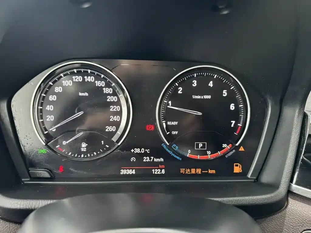 BMW X1 2022 sDrive25Li Leading Edition — миниатюра 4