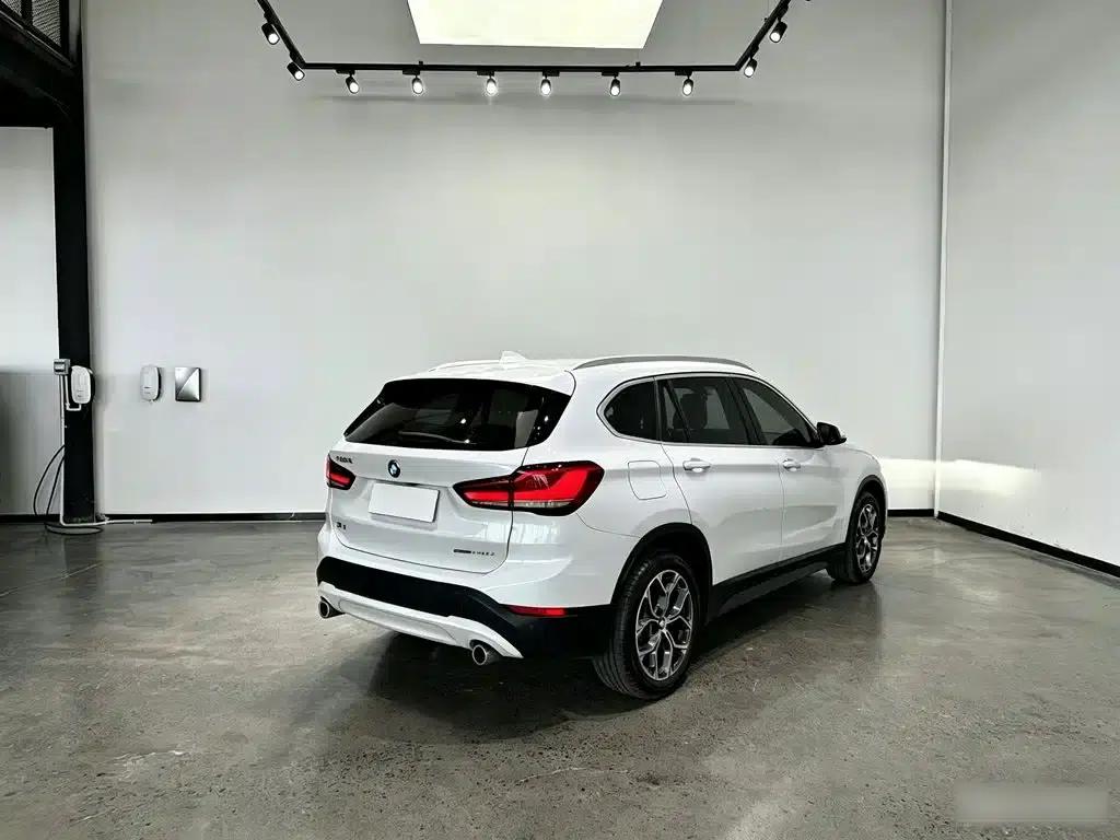 BMW X1 2022 sDrive25Li Leading Edition — миниатюра 9
