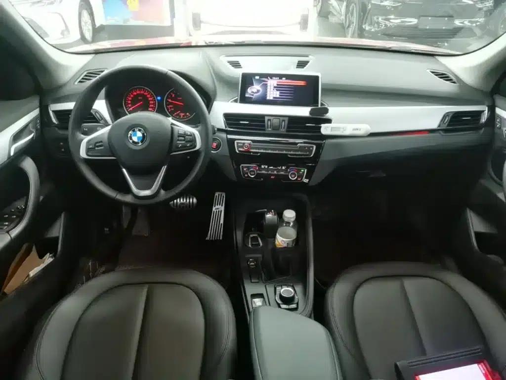 BMW X1 2016 sDrive18Li Fashion Edition — миниатюра 10