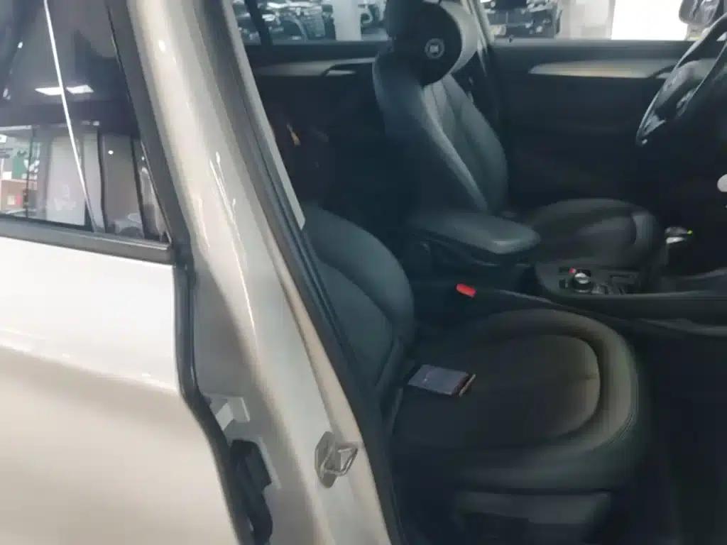 BMW X1 2016 sDrive18Li Premium — миниатюра 25