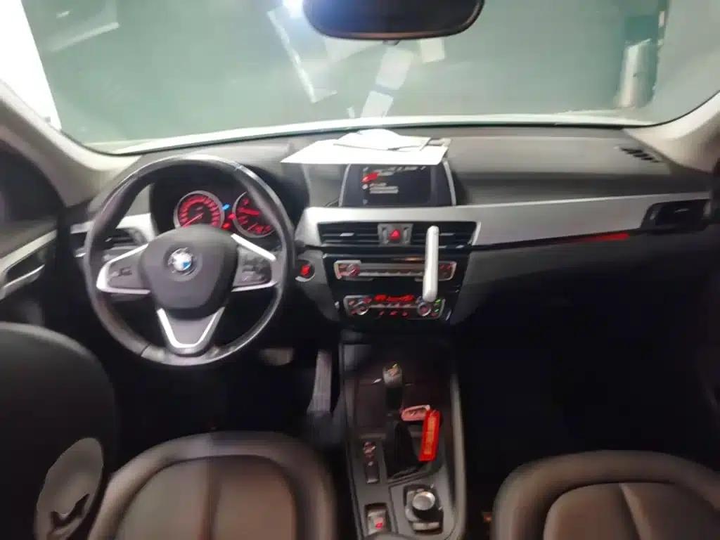 BMW X1 2016 sDrive18Li Premium — миниатюра 10