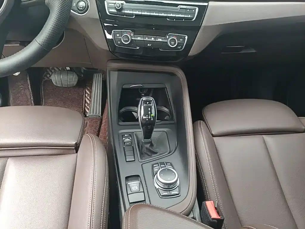 BMW X1 2021 sDrive25Li Leading Edition — миниатюра 14