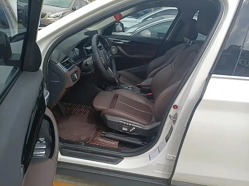 BMW X1 2021 sDrive25Li Leading Edition — миниатюра 16