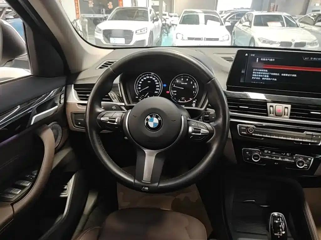 BMW X1 2022 sDrive25Li Leading Edition — миниатюра 11