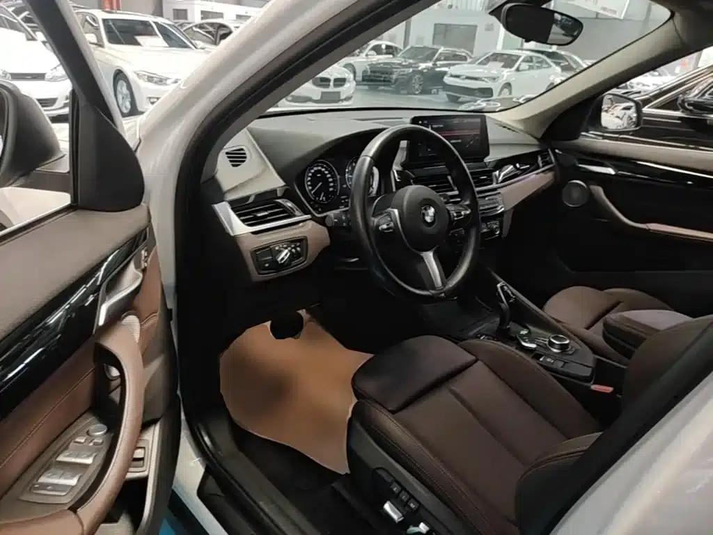 BMW X1 2022 sDrive25Li Leading Edition — миниатюра 16