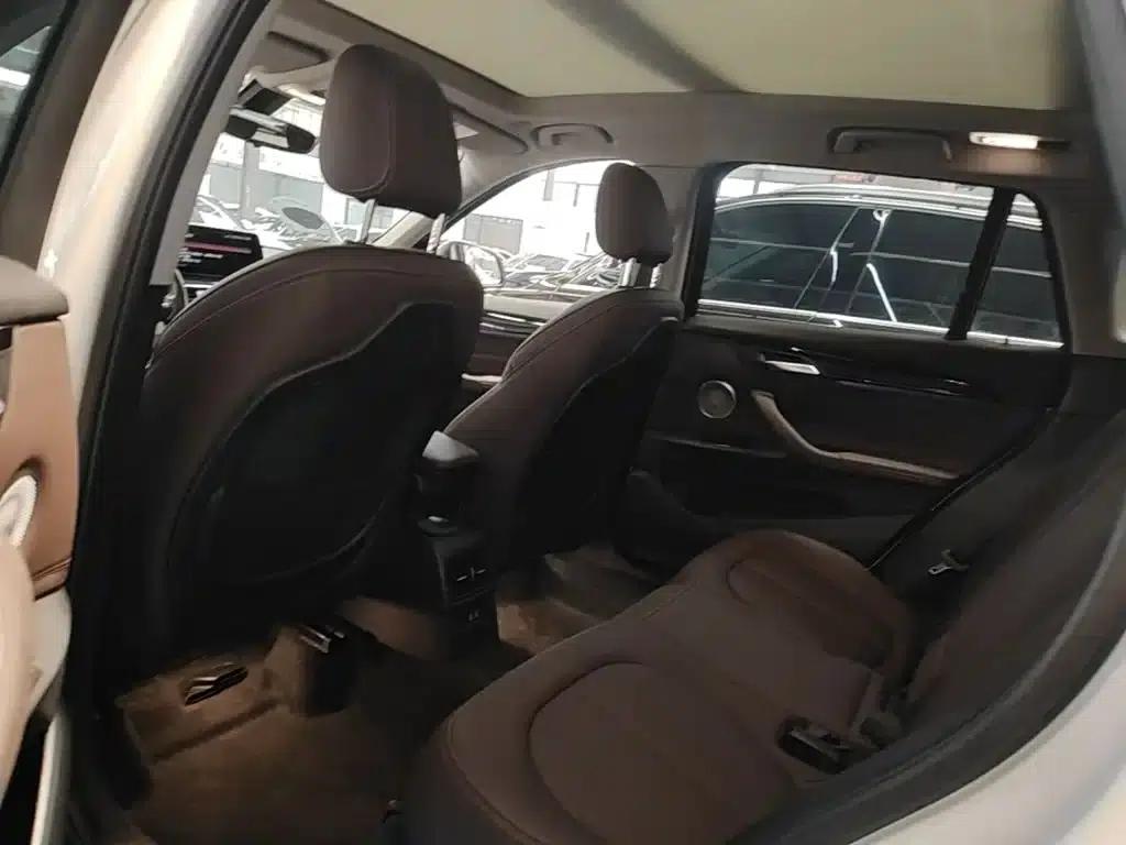 BMW X1 2022 sDrive25Li Leading Edition — миниатюра 17