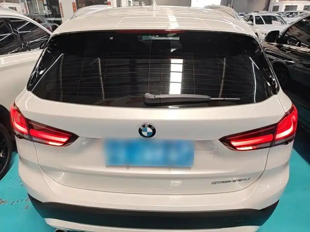 BMW X1 2022 sDrive25Li Leading Edition — миниатюра 6