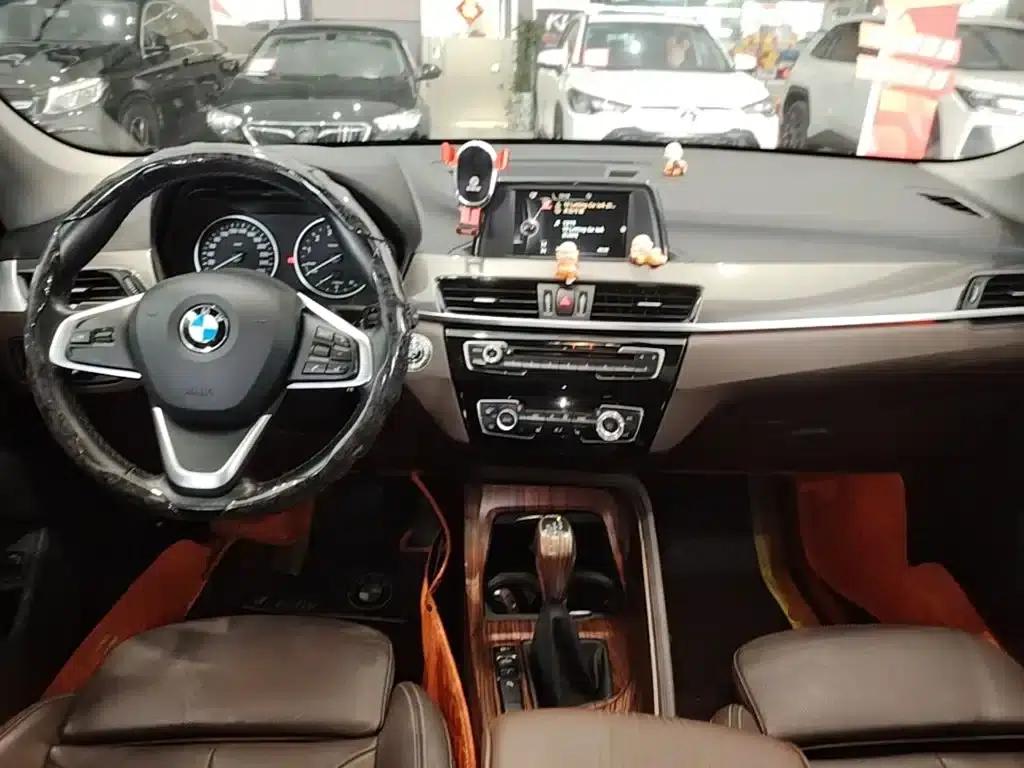 BMW X1 2016 sDrive18Li Luxury — миниатюра 10