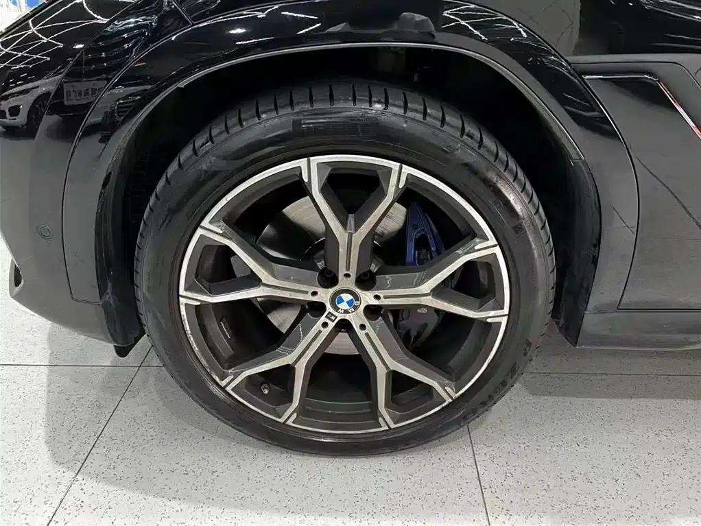 BMW X6 2021 xDrive40i Luxury M Sport Package — миниатюра 5