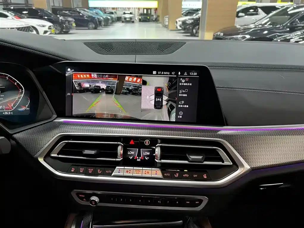 BMW X6 2021 xDrive40i Luxury M Sport Package — миниатюра 9