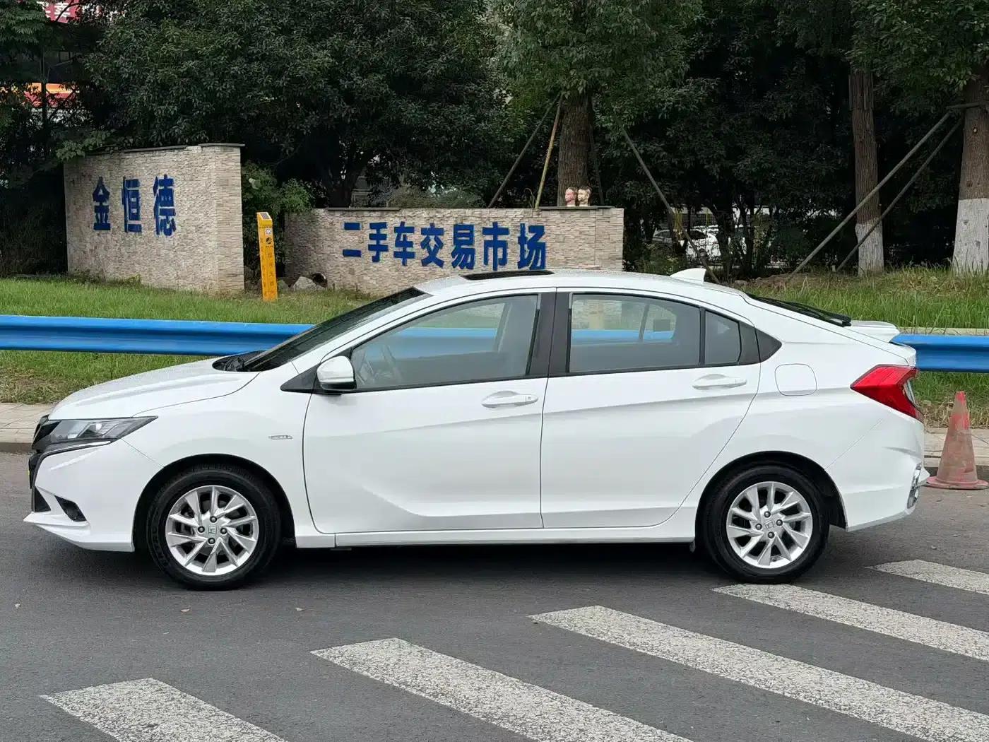 2017 Honda Crider 1.5L CVT Comfort Edition — миниатюра 3
