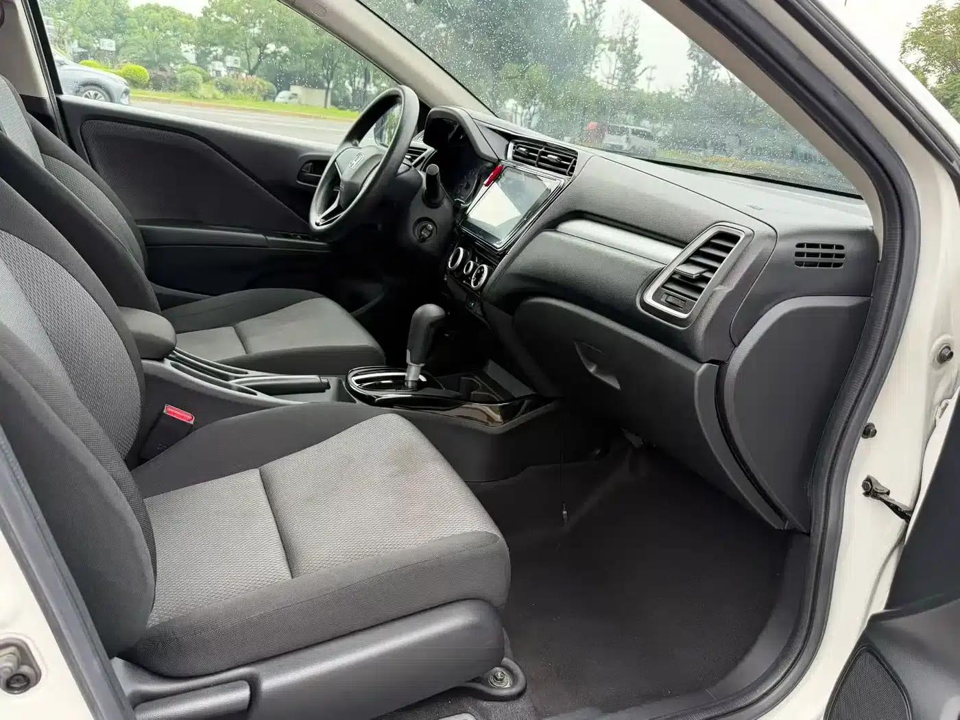 2017 Honda Crider 1.5L CVT Comfort Edition — миниатюра 8