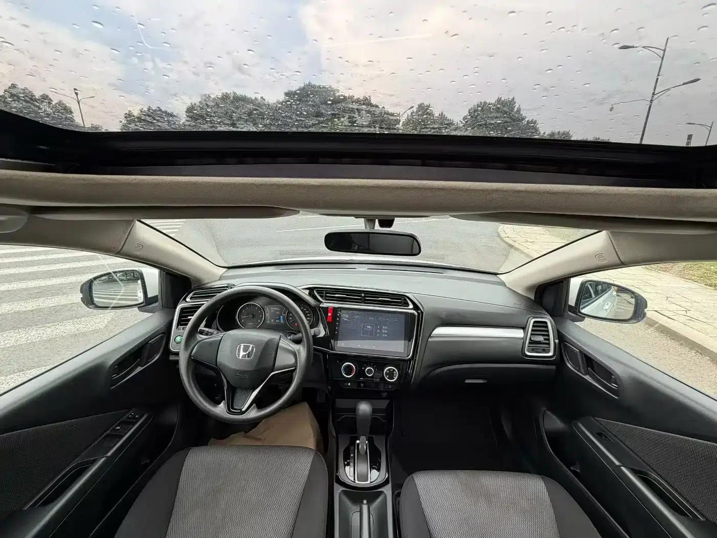 2017 Honda Crider 1.5L CVT Comfort Edition — миниатюра 9