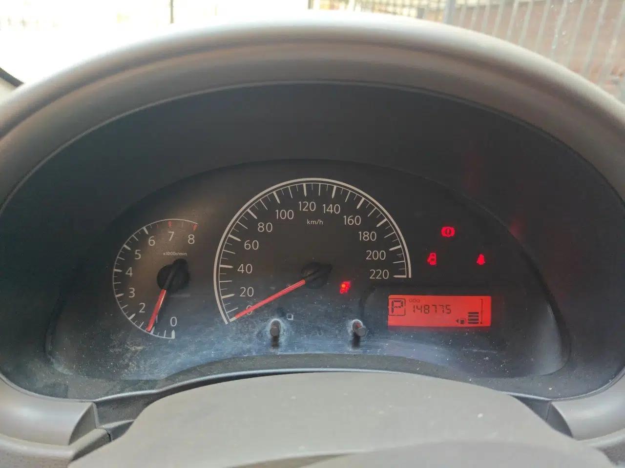 Nissan Sunny 2014 1.5XE CVT Comfort Edition — миниатюра 11