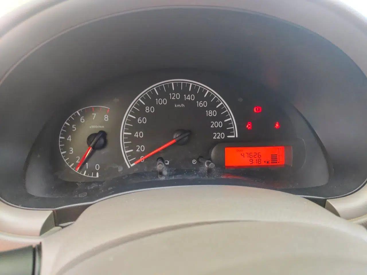 Nissan Sunny 2011 1.5XE Manual Comfort Edition — миниатюра 12