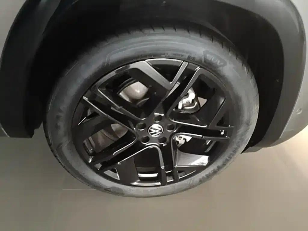 2025 Teramont Pro 450TSI 4WD Summit Edition — миниатюра 14