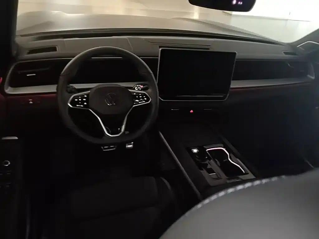 2025 Teramont Pro 450TSI 4WD Summit Edition — миниатюра 16