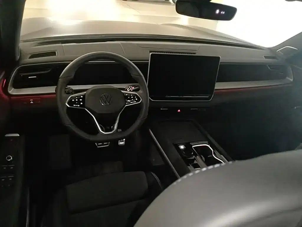 2025 Teramont Pro 450TSI 4WD Summit Edition — миниатюра 17