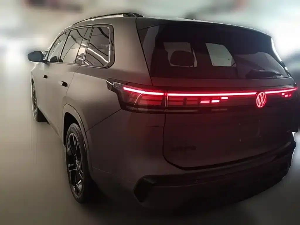 2025 Teramont Pro 450TSI 4WD Summit Edition — миниатюра 9
