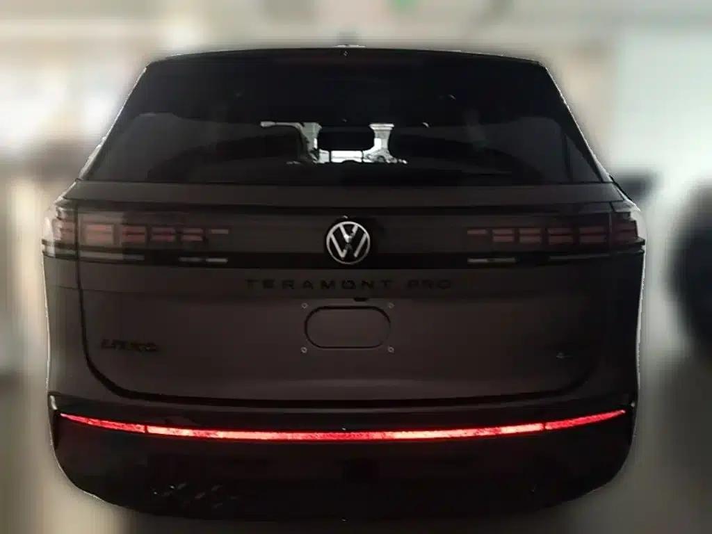 2025 Teramont Pro 450TSI 4WD Summit Edition — миниатюра 10