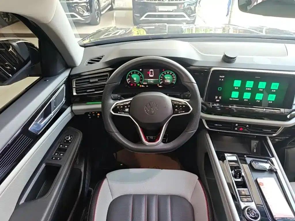 2025 Teramont X 380TSI 4WD Outstanding Edition — миниатюра 11