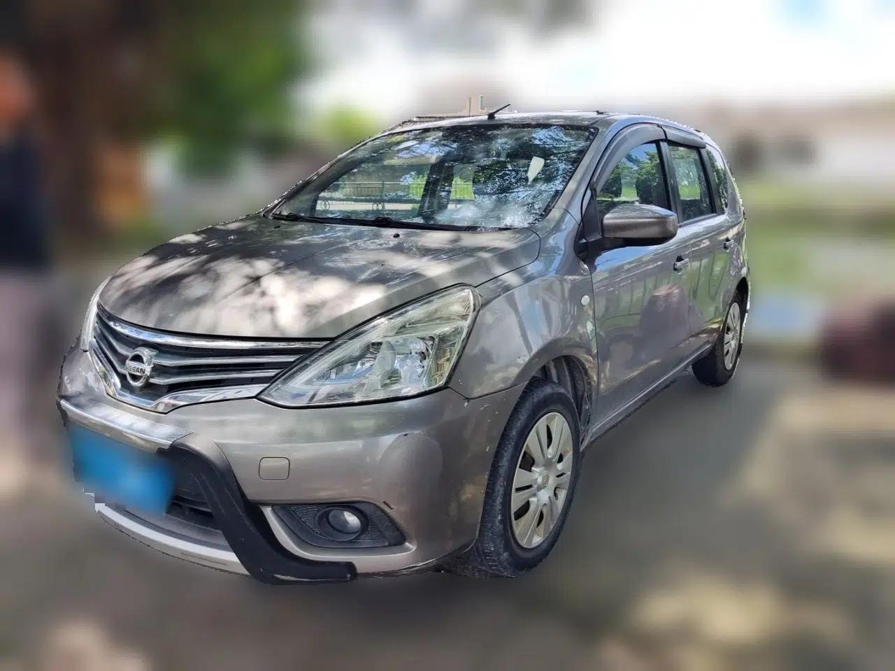 Nissan Livina 2013 1.6XE Manual Comfort Edition — миниатюра 1
