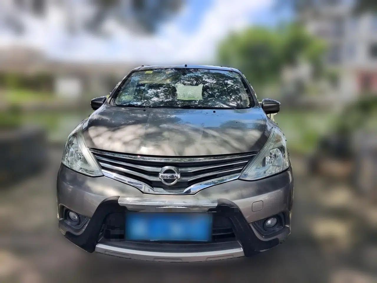 Nissan Livina 2013 1.6XE Manual Comfort Edition — миниатюра 2