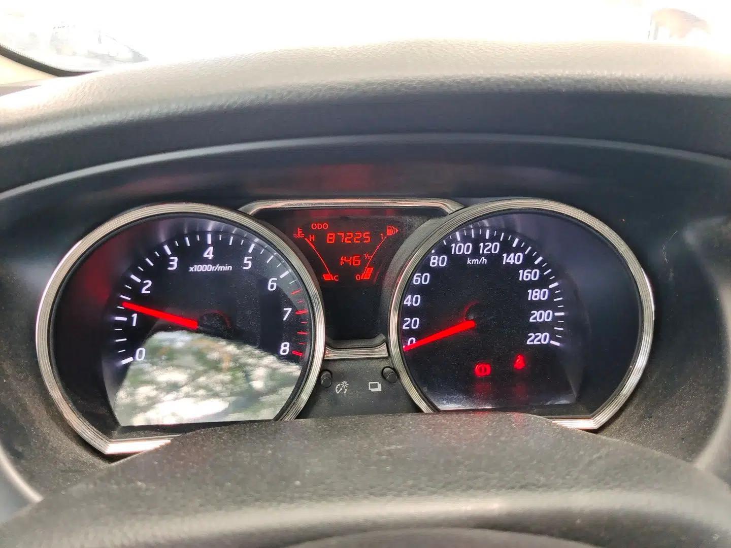Nissan Livina 2013 1.6XE Manual Comfort Edition — миниатюра 12