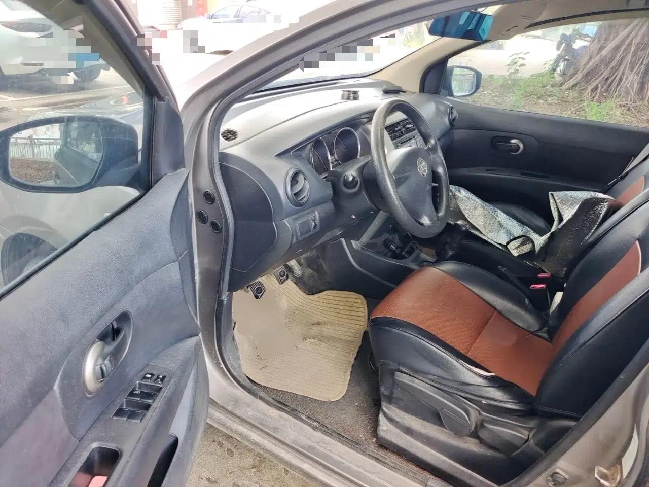 Nissan Livina 2013 1.6XE Manual Comfort Edition — миниатюра 16