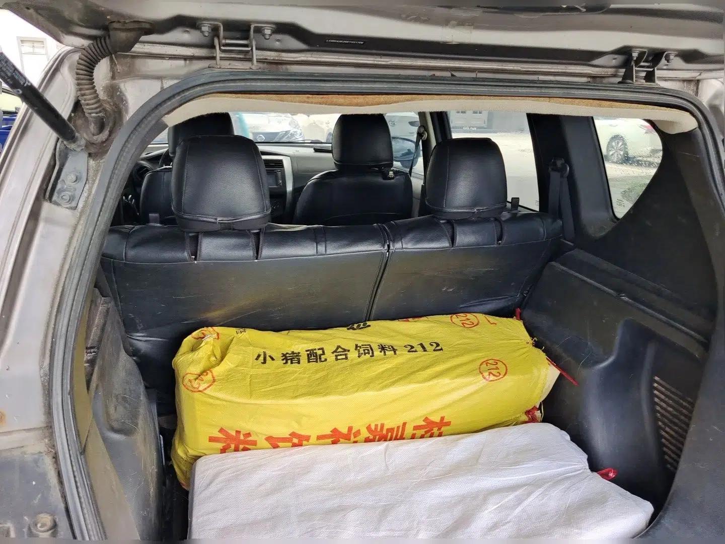 Nissan Livina 2013 1.6XE Manual Comfort Edition — миниатюра 19