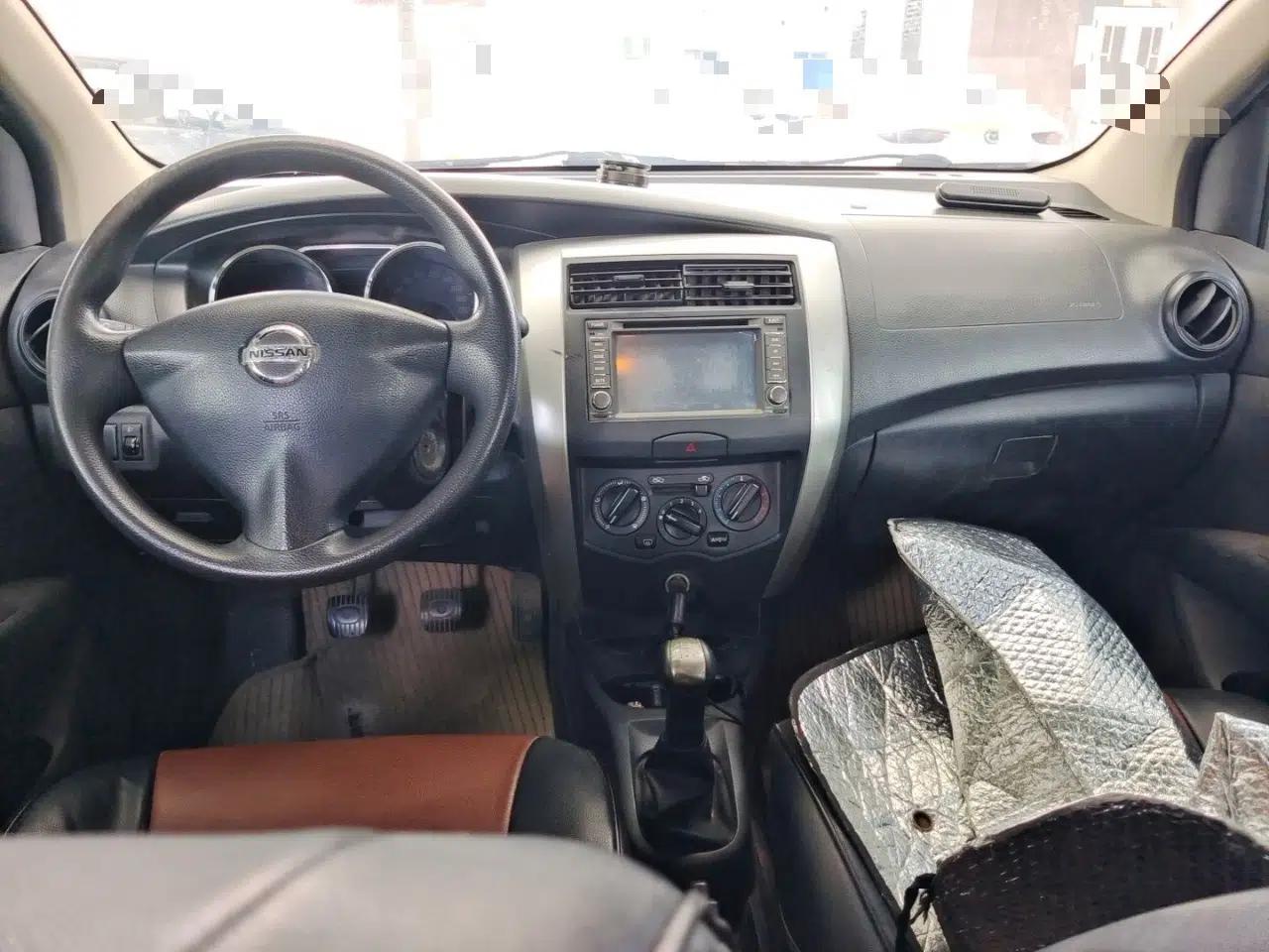 Nissan Livina 2013 1.6XE Manual Comfort Edition — миниатюра 9