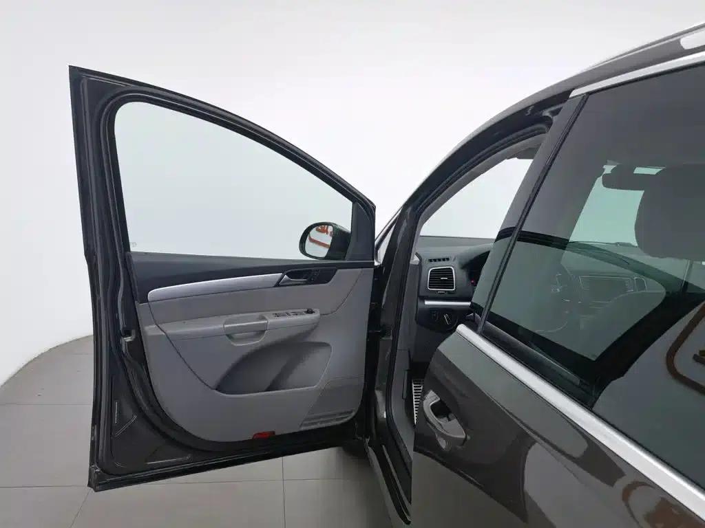 2016 Sharan 380TSI Comfort 7-seater — миниатюра 8