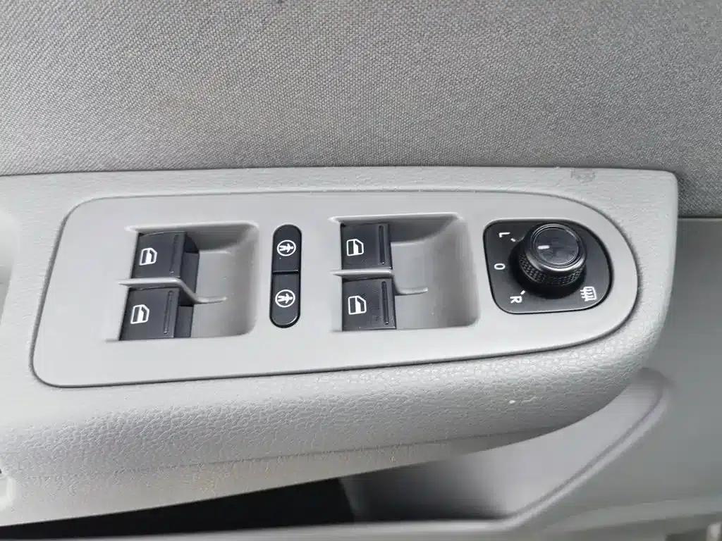 2016 Sharan 380TSI Comfort 7-seater — миниатюра 9